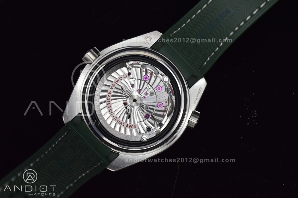 Planet Ocean 43.5mm SS VSF 1:1 Best Edition Green Bezel White Dial on Green Rubber Strap A8900 Super Clone