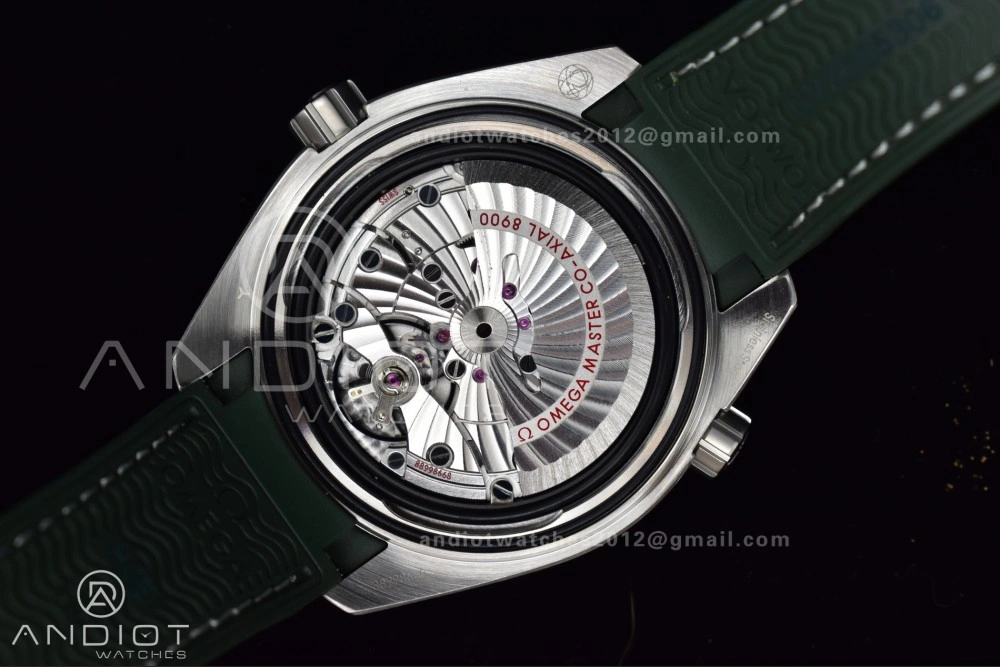 Planet Ocean 43.5mm SS VSF 1:1 Best Edition Green Bezel White Dial on Green Rubber Strap A8900 Super Clone