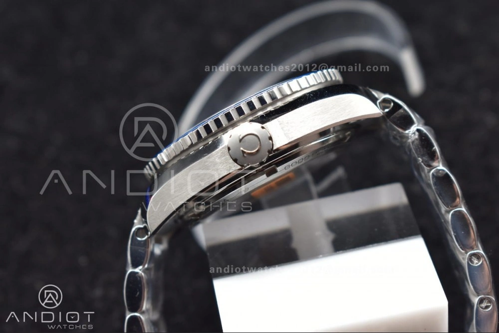 Planet Ocean 600M Co-Axial GMT 43.5mm VSF 1:1 Best Edition Blue Dial Blue Ceramic Bezel on SS Bracelet A8605 Super Clone
