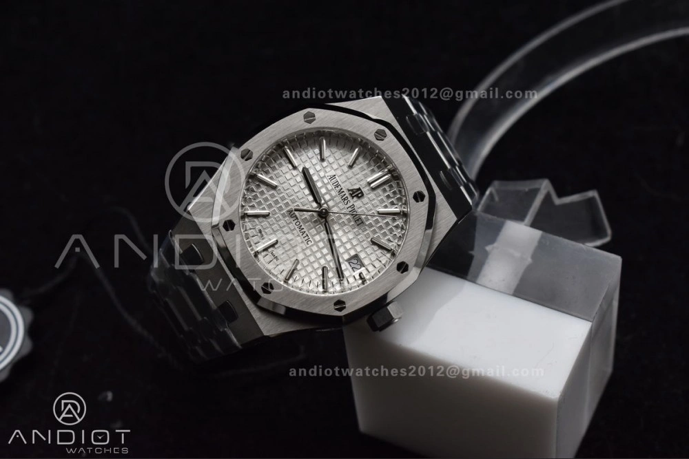 Royal Oak 37mm 15450 SS ZF 1:1 Best Edition White Textured Dial on SS Bracelet SA3120 Super Clone