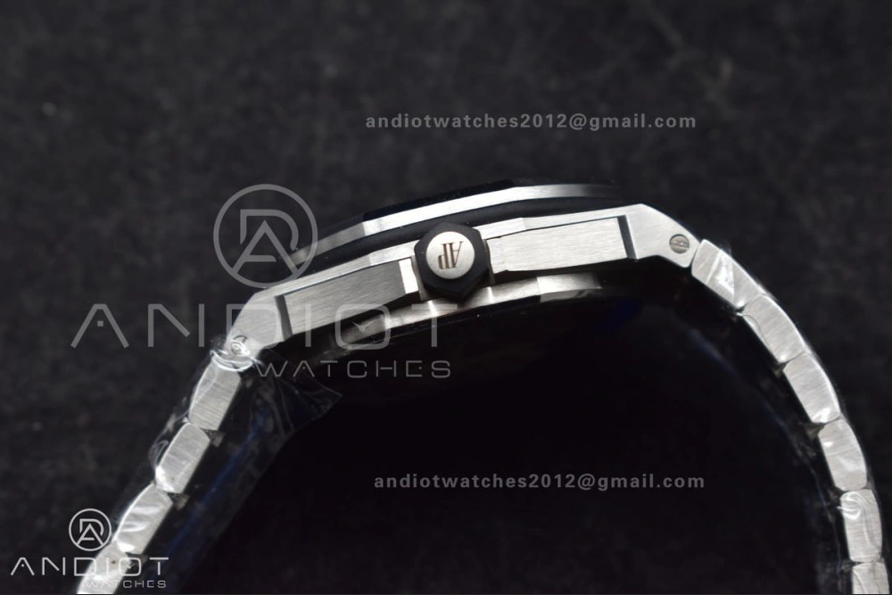 Royal Oak Offshore Diver 15703 APSF 1:1 Best Edition Black Dial on SS Bracelet SA3120 Super Clone