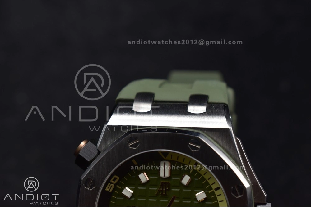 Royal Oak Offshore Diver 15720 SS APSF 1:1 Best Edition Green Dial on Green Rubber Strap A4308 Super Clone