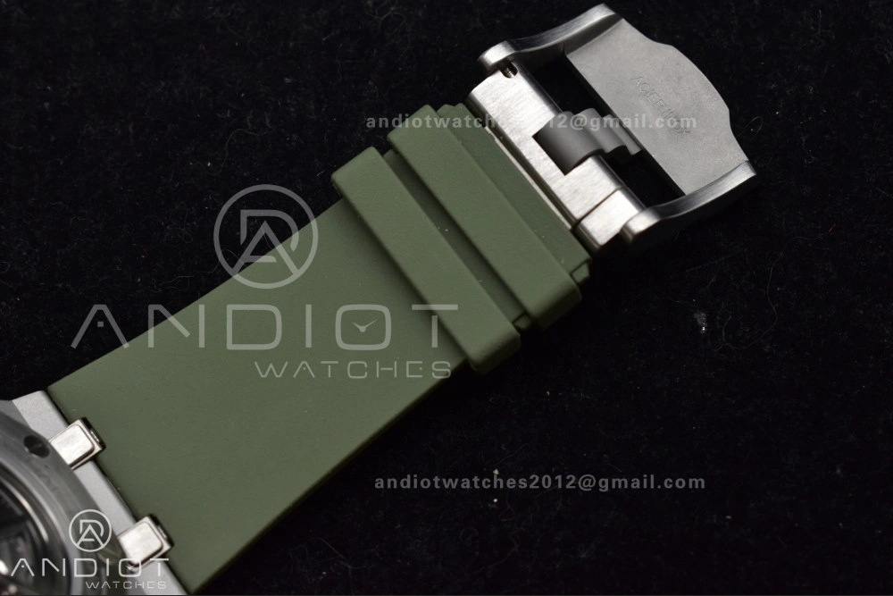 Royal Oak Offshore Diver 15720 SS APSF 1:1 Best Edition Green Dial on Green Rubber Strap A4308 Super Clone