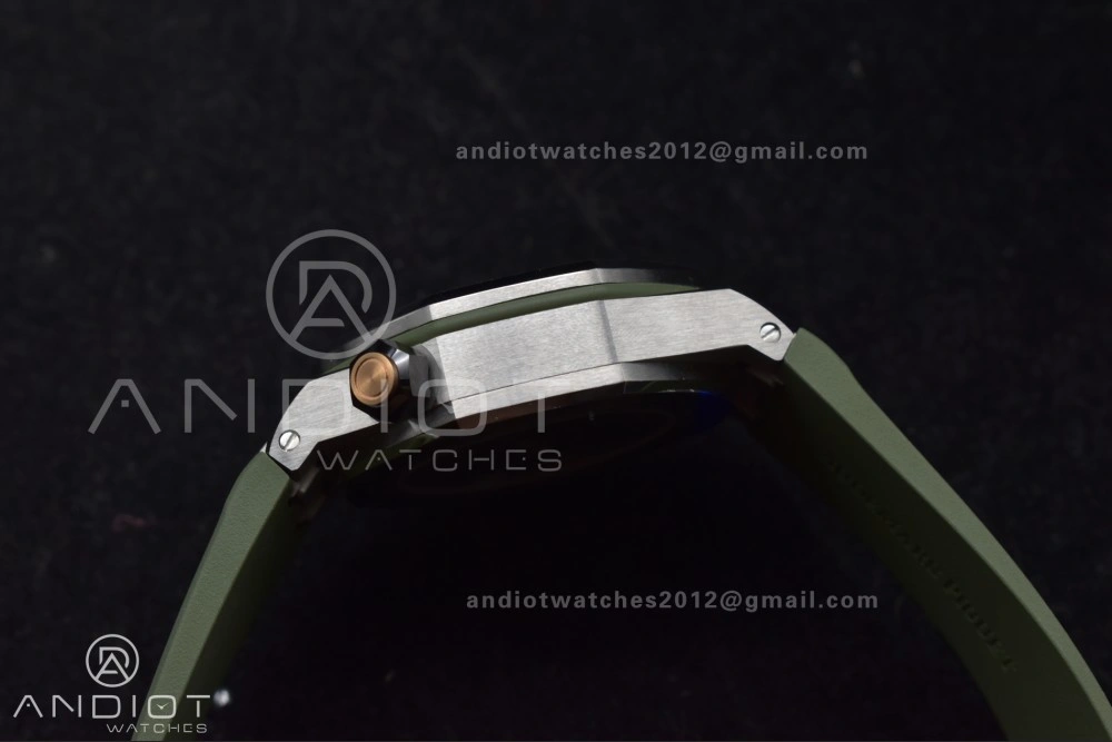 Royal Oak Offshore Diver 15720 SS APSF 1:1 Best Edition Green Dial on Green Rubber Strap A4308 Super Clone