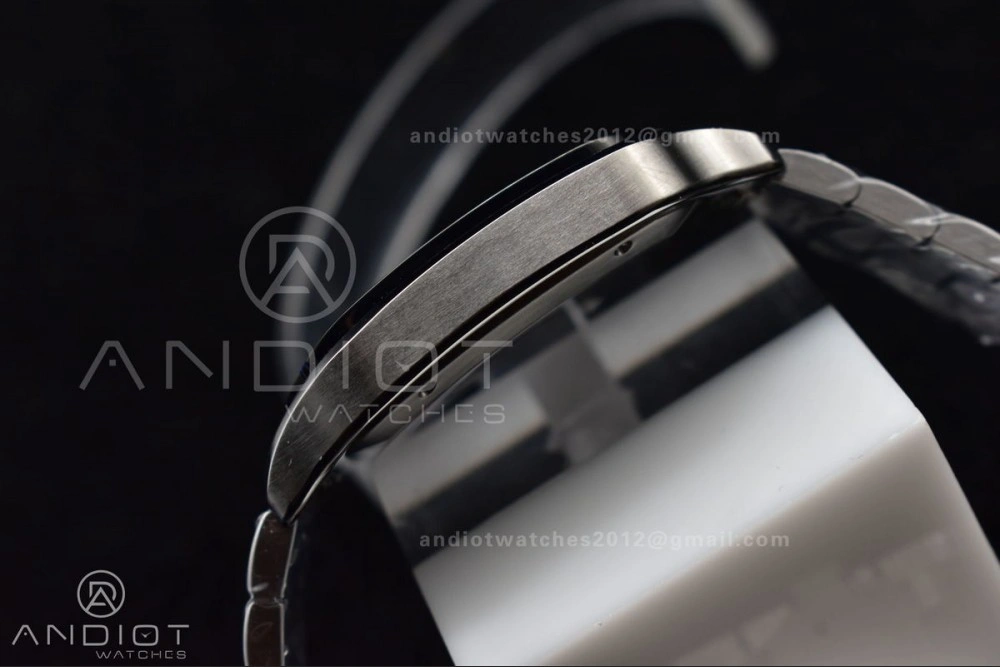 Santos de Cartier 40mm SS 3KF 1:1 Best Edition White Dial Black Bezel on SS Bracelet MIYOTA 9015