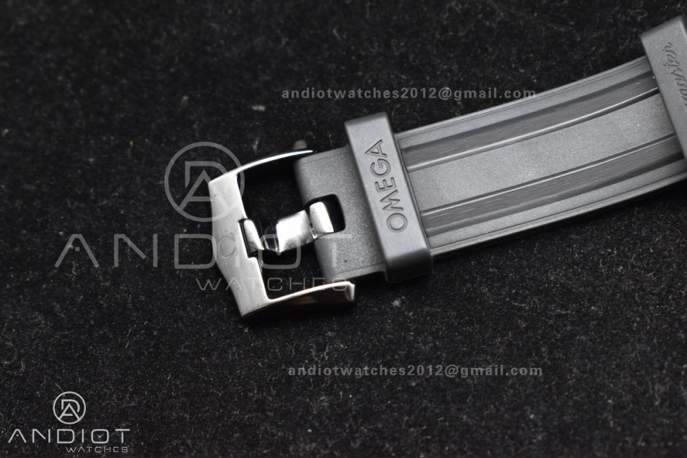 Seamaster 300m 43.5mm Black Ceramic VSF 1:1 Best Edition Black Dial RG Bezel on Black Rubber Strap A8806