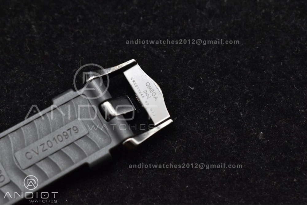 Seamaster 300m 43.5mm Black Ceramic VSF 1:1 Best Edition Black Dial RG Bezel on Black Rubber Strap A8806