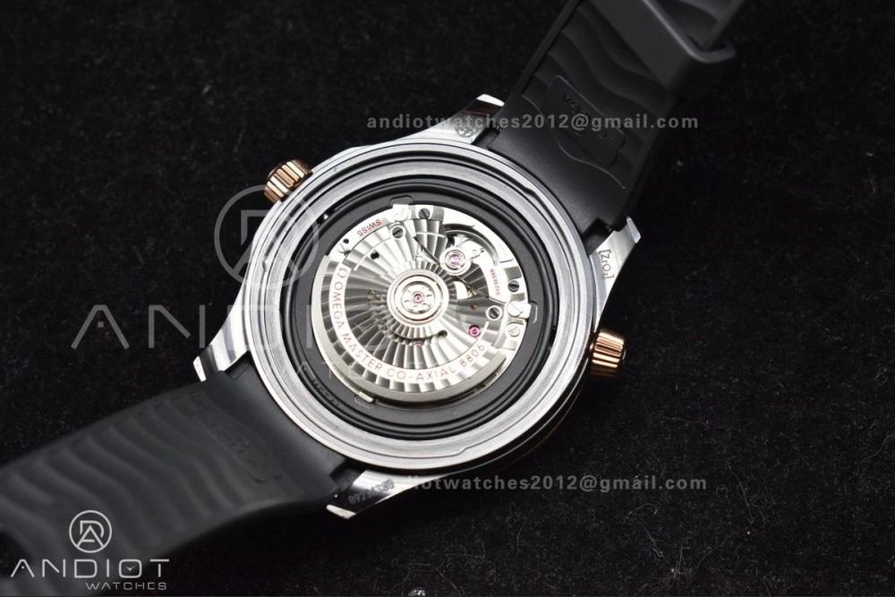 Seamaster 300m 43.5mm Black Ceramic VSF 1:1 Best Edition Black Dial RG Bezel on Black Rubber Strap A8806