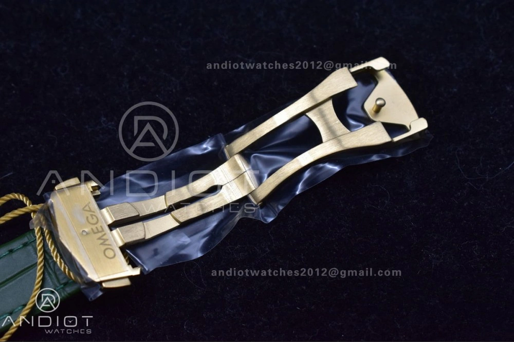 Speedmaster Moonwatch in Moonshine Gold YG RMF Best Edition Green Dial on Green Leather Strap Manual Chrono