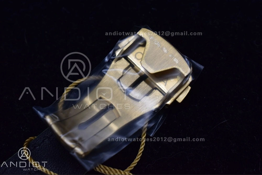 Speedmaster Moonwatch in Moonshine Gold YG RMF Best Edition Green Dial on Green Leather Strap Manual Chrono