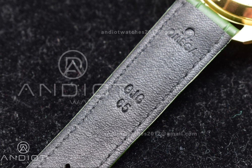 Speedmaster Moonwatch in Moonshine Gold YG RMF Best Edition Green Dial on Green Leather Strap Manual Chrono