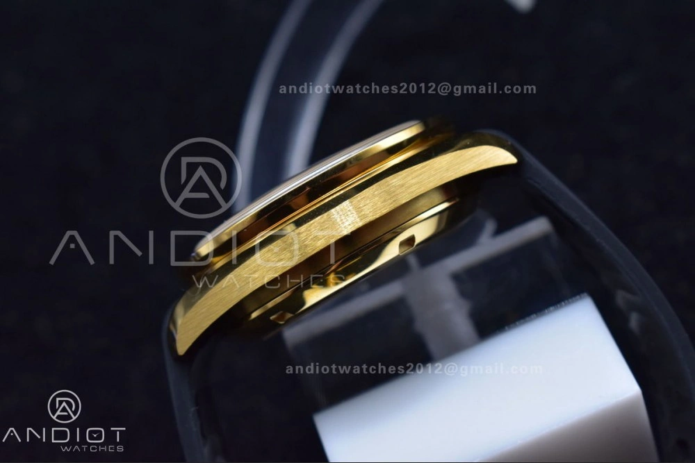 Speedmaster Moonwatch in Moonshine Gold YG RMF Best Edition YG Dial on Black Rubber Strap Manual Chrono