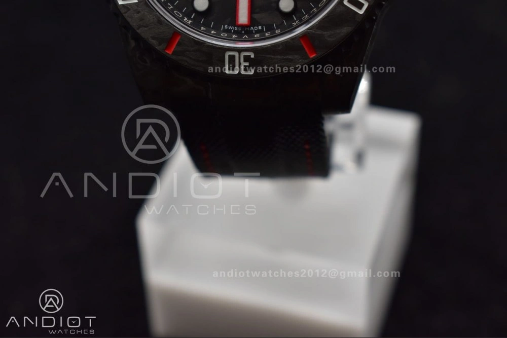 Submariner DIW Carbon VSF 1:1 Best Edition Black Red Dial on Black Nylon Strap VS3135