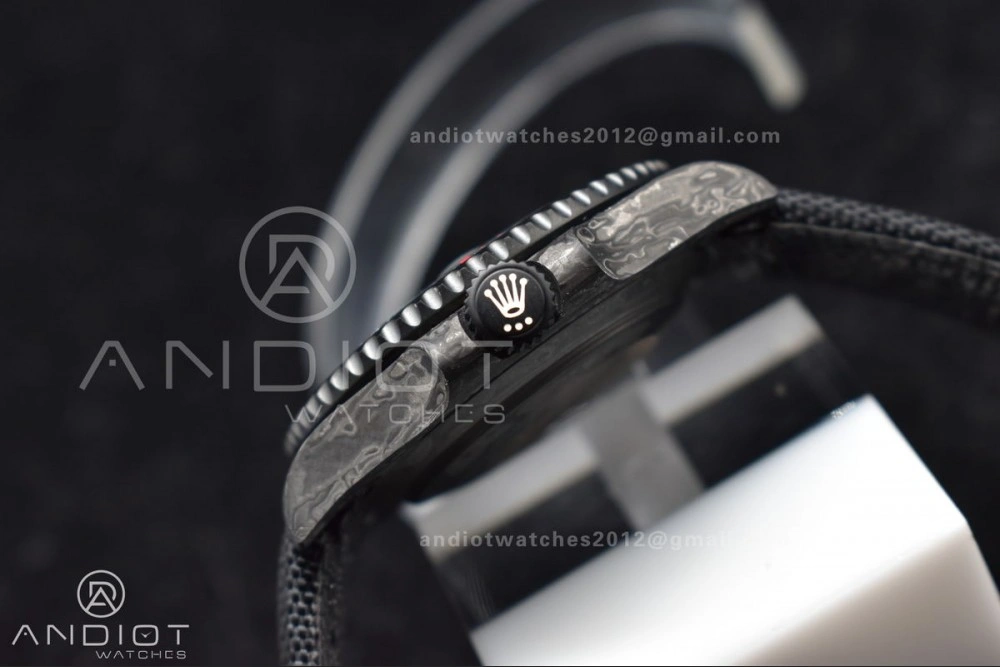Submariner DIW Carbon VSF 1:1 Best Edition Black Red Dial on Black Nylon Strap VS3135