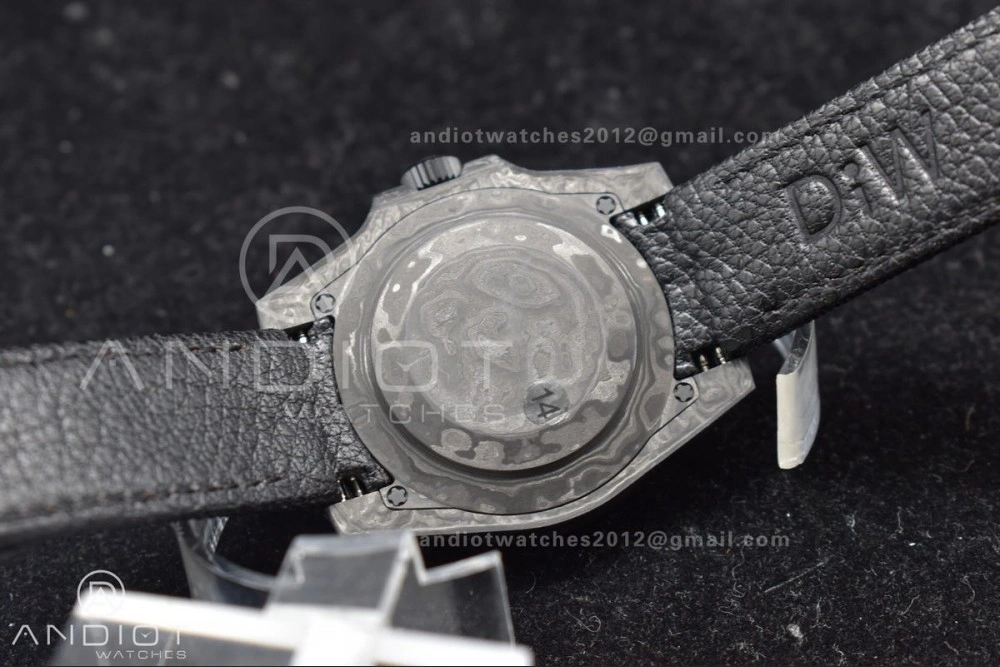 Submariner DIW Carbon VSF 1:1 Best Edition Black Red Dial on Black Nylon Strap VS3135
