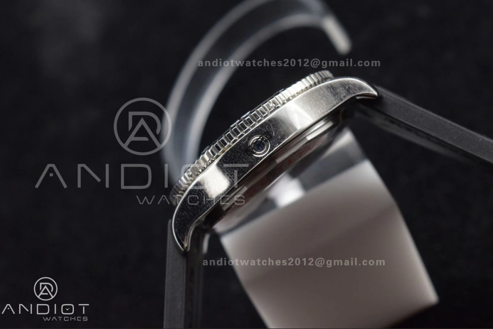 Superocean Automatic 44 TF 1:1 Best Edition Dark Green Dial Black Bezel On Black Rubber Strap A2824