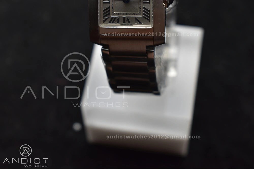 Tank Francaise Small SS KRF 1:1 Best Edition White Dial on SS Bracelet Ronda Quartz