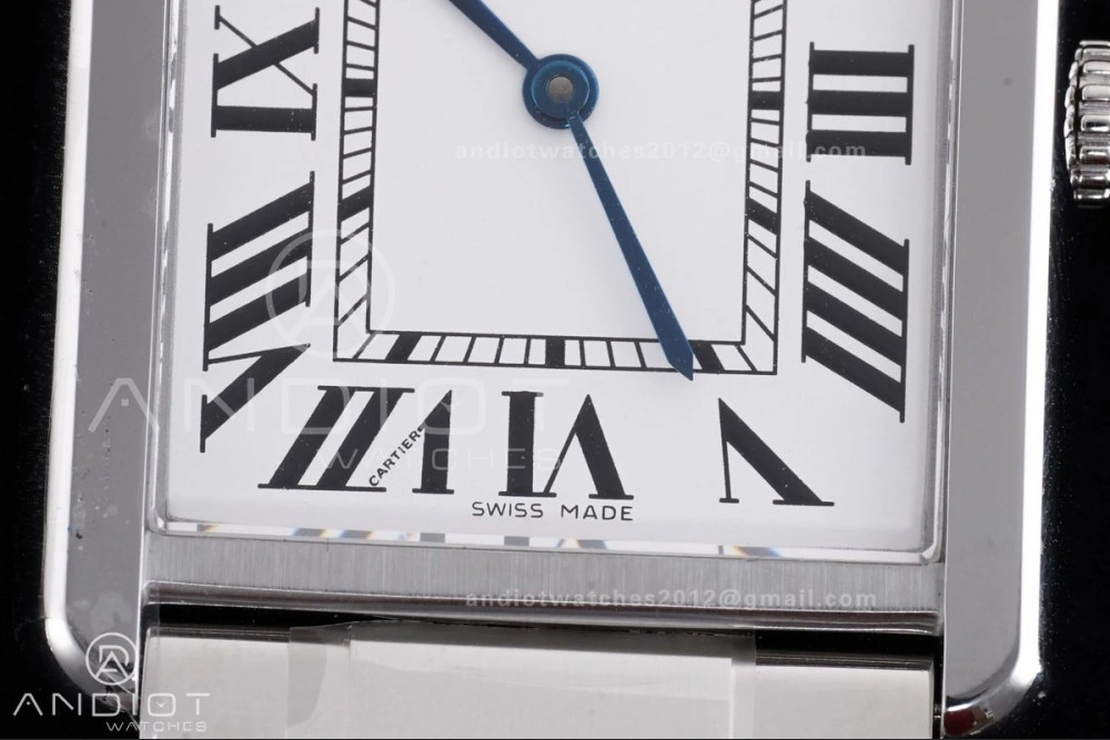 Tank Solo 27.5x34.8mm AF SS White Dial on SS Bracelet Ronda Quartz