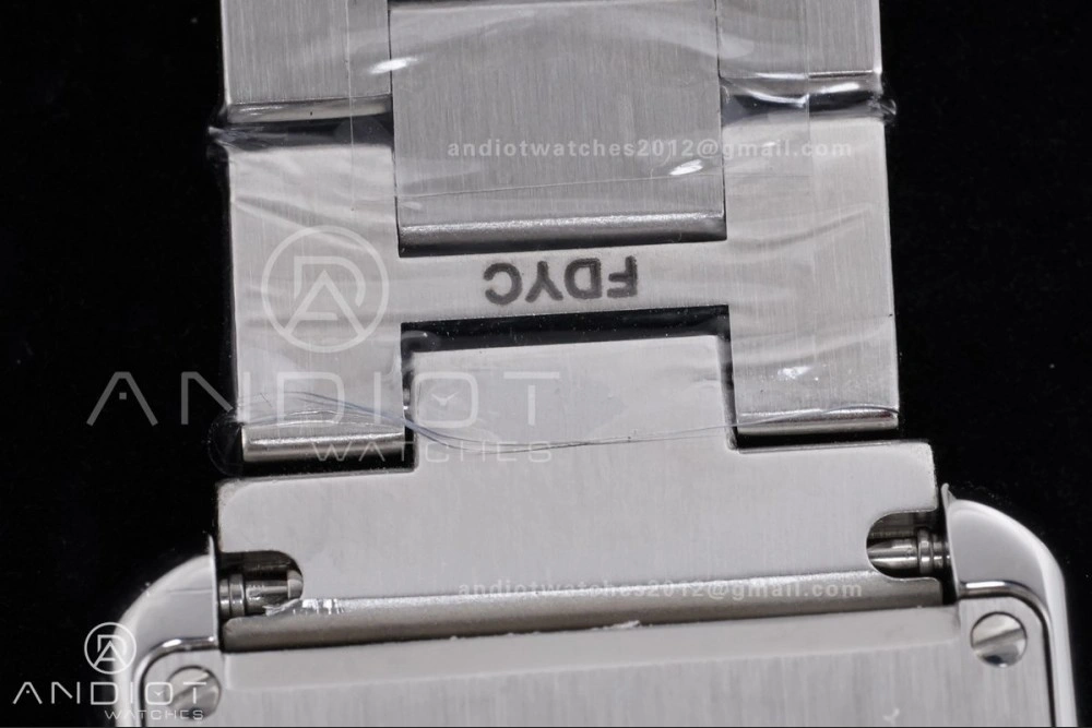 Tank Solo 31x24.4mm AF SS White Dial on SS Bracelet Ronda Quartz