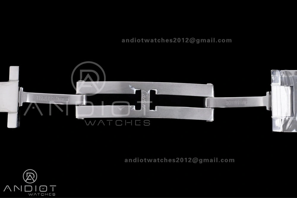 Tank Solo 31x24.4mm AF SS White Dial on SS Bracelet Ronda Quartz