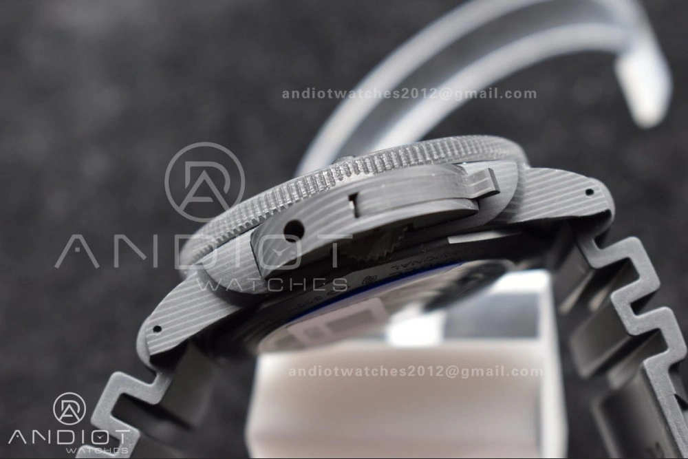 VS Factory PAM 1039 Submersible Luna Rossa GMT 47mm