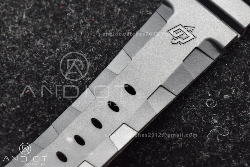 VS Factory PAM 1039 Submersible Luna Rossa GMT 47mm