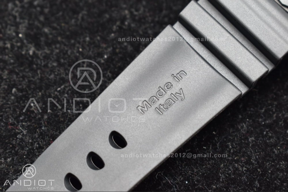 VS Factory PAM 1039 Submersible Luna Rossa GMT 47mm