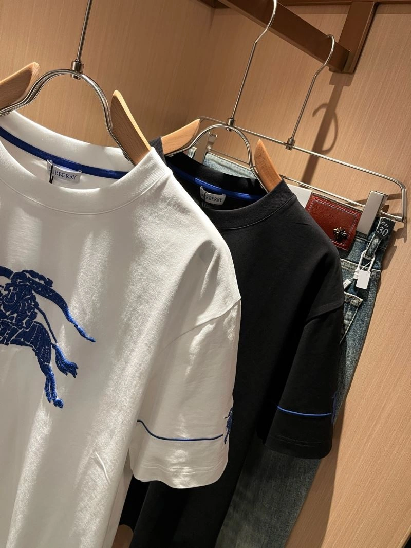 Faithkeybiz Burberry T-Shirts