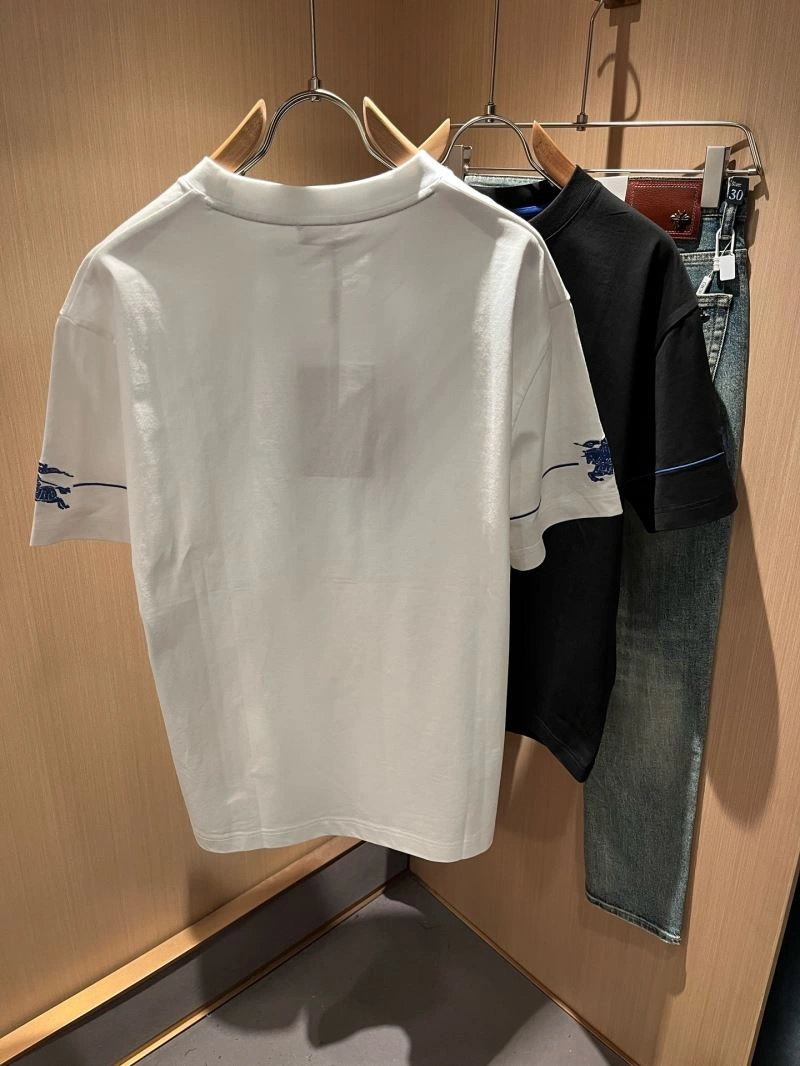 Faithkeybiz Burberry T-Shirts