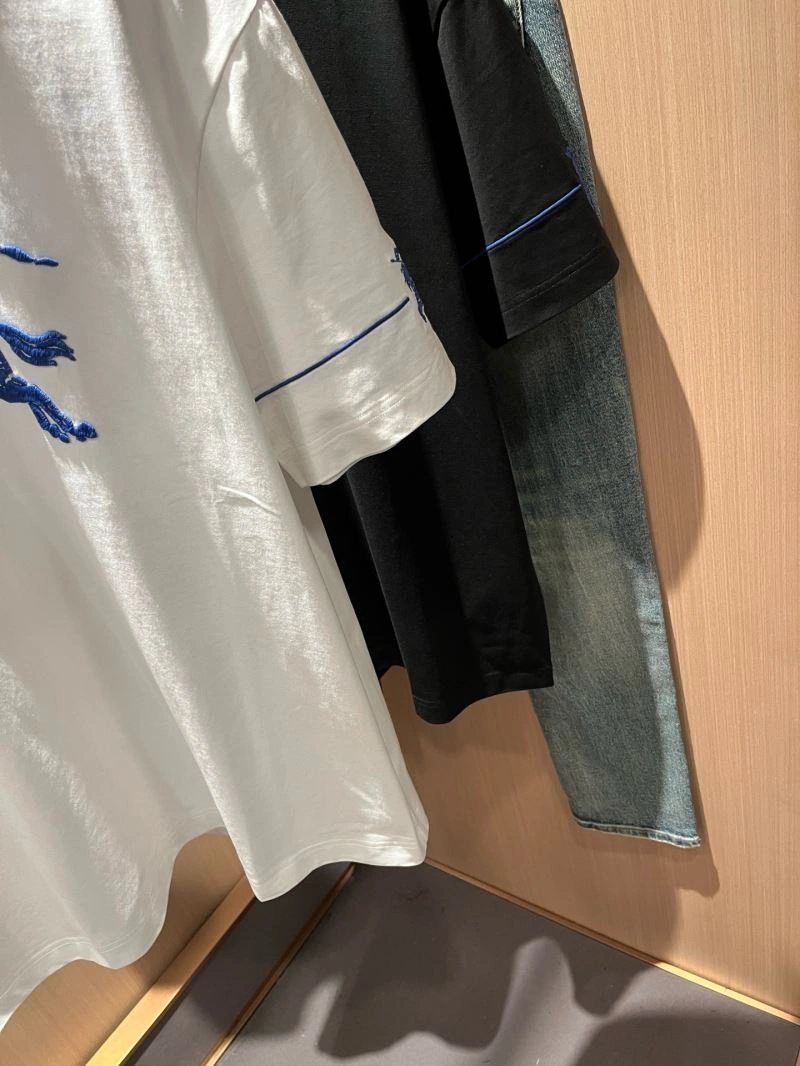 Faithkeybiz Burberry T-Shirts