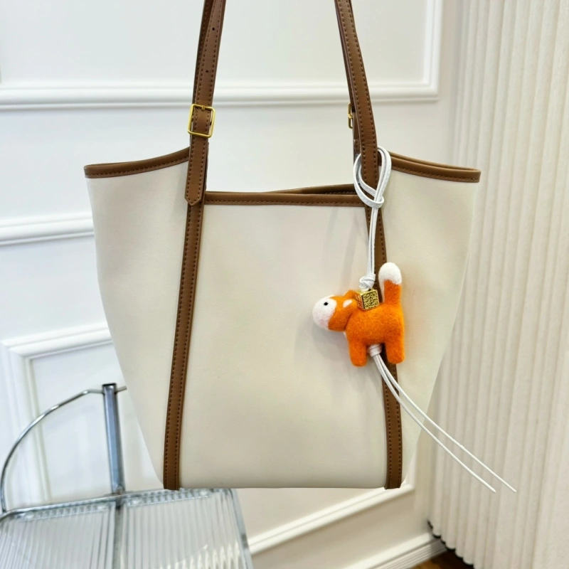 Faithkeybiz Loewe Ornaments
