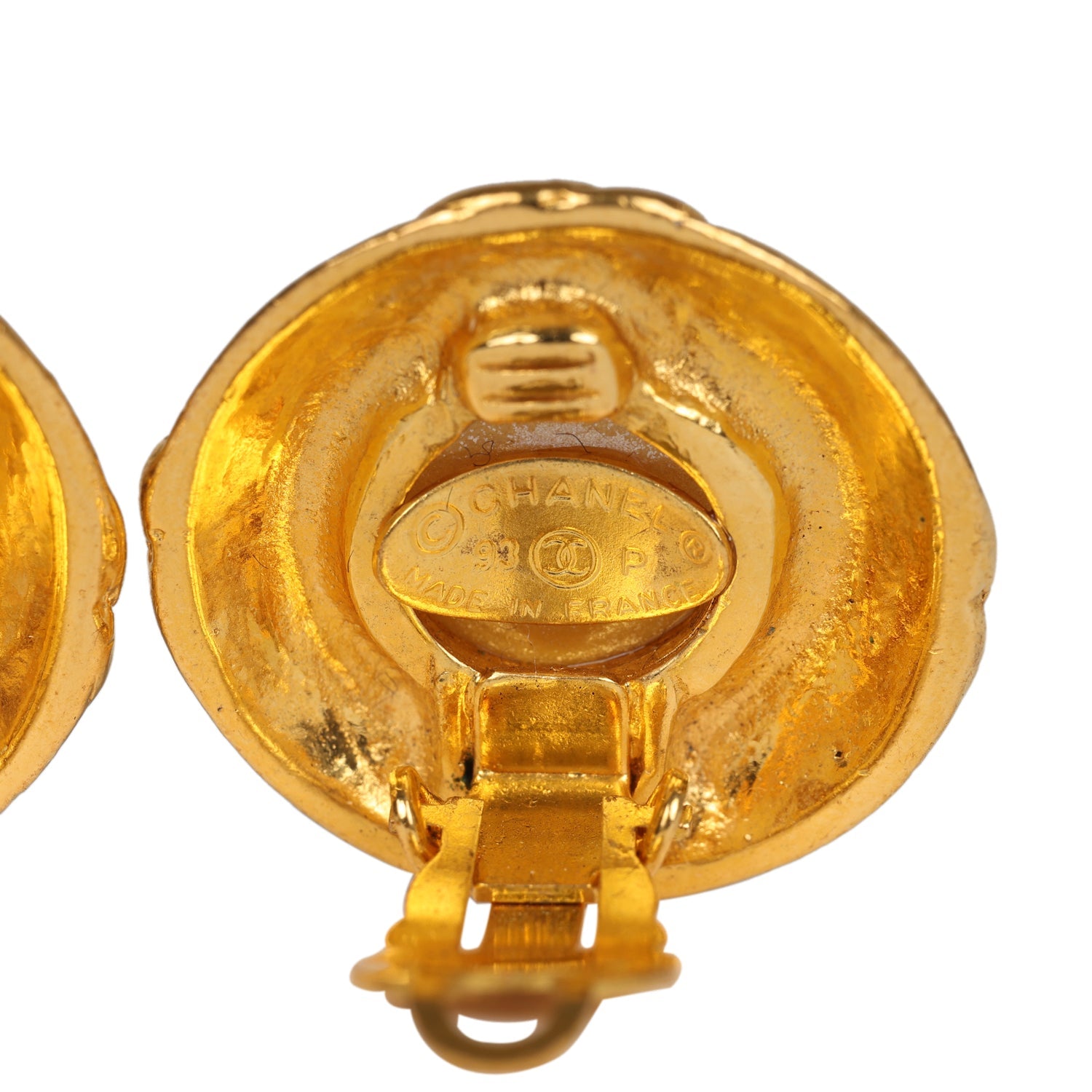 Vintage Chanel Pearl Round CC Button Clip On Earrings Faux Pearl & Gold Metal - Image 6