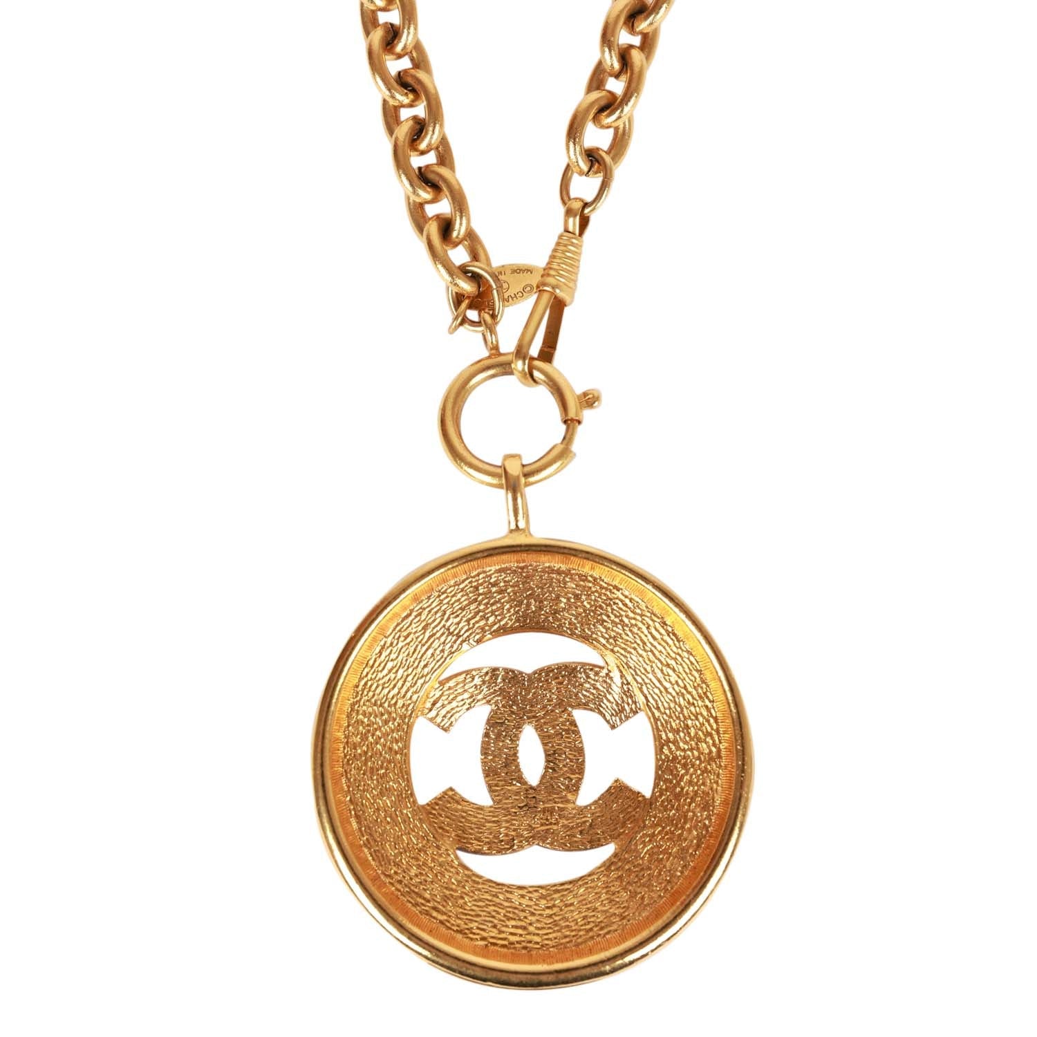 Vintage Chanel Gold Sunburst Interlocking CC Medallion Necklace - Image 3