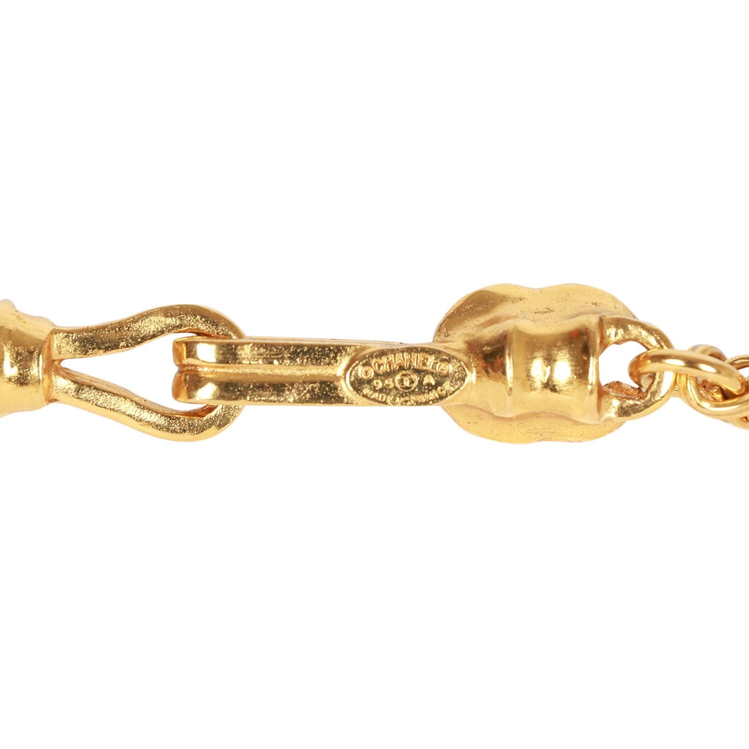 Vintage Chanel Gold Plated Interlocking CC Medallion Necklace - Image 4