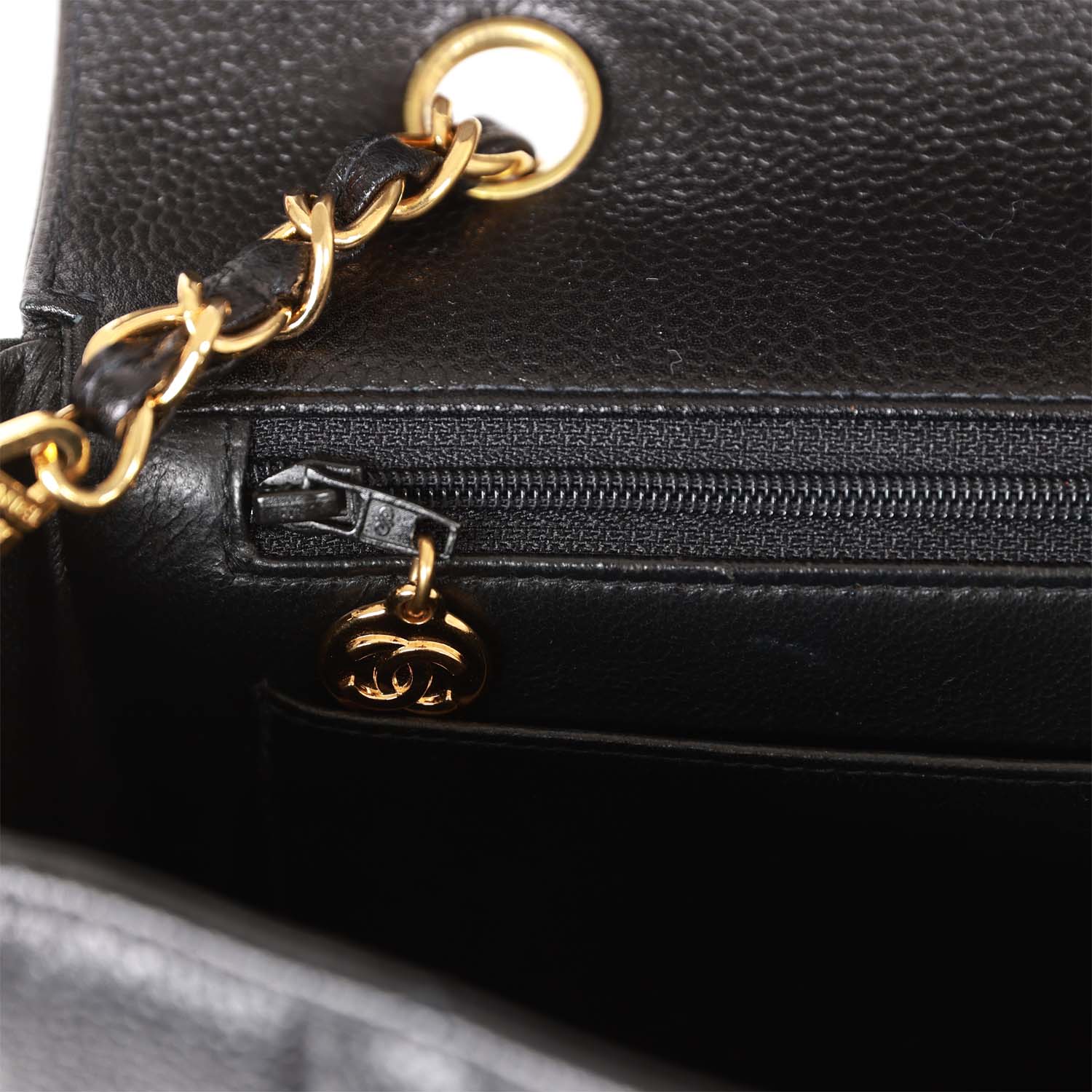 Vintage Chanel Medium Diana Flap Bag Black Caviar Gold Hardware - Image 10