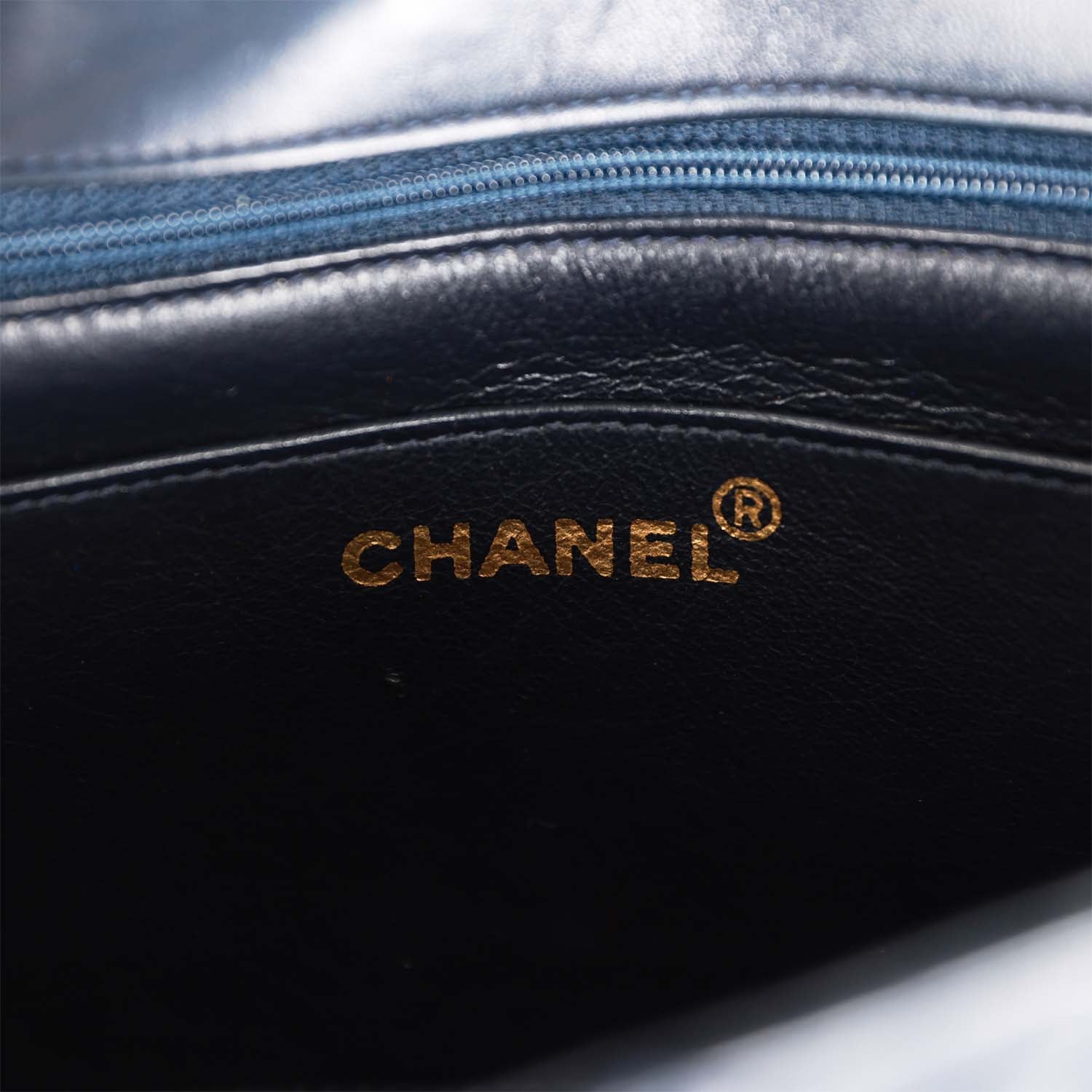 Vintage Chanel Small Diana Flap Bag White and Navy Lambskin Gold Hardware - Image 9