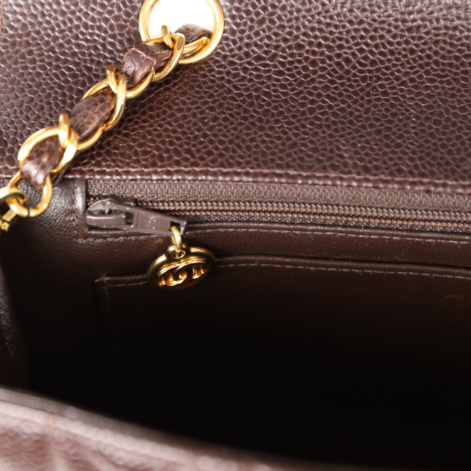 Vintage Chanel Medium Diana Flap Bag Brown Caviar Gold Hardware - Image 10