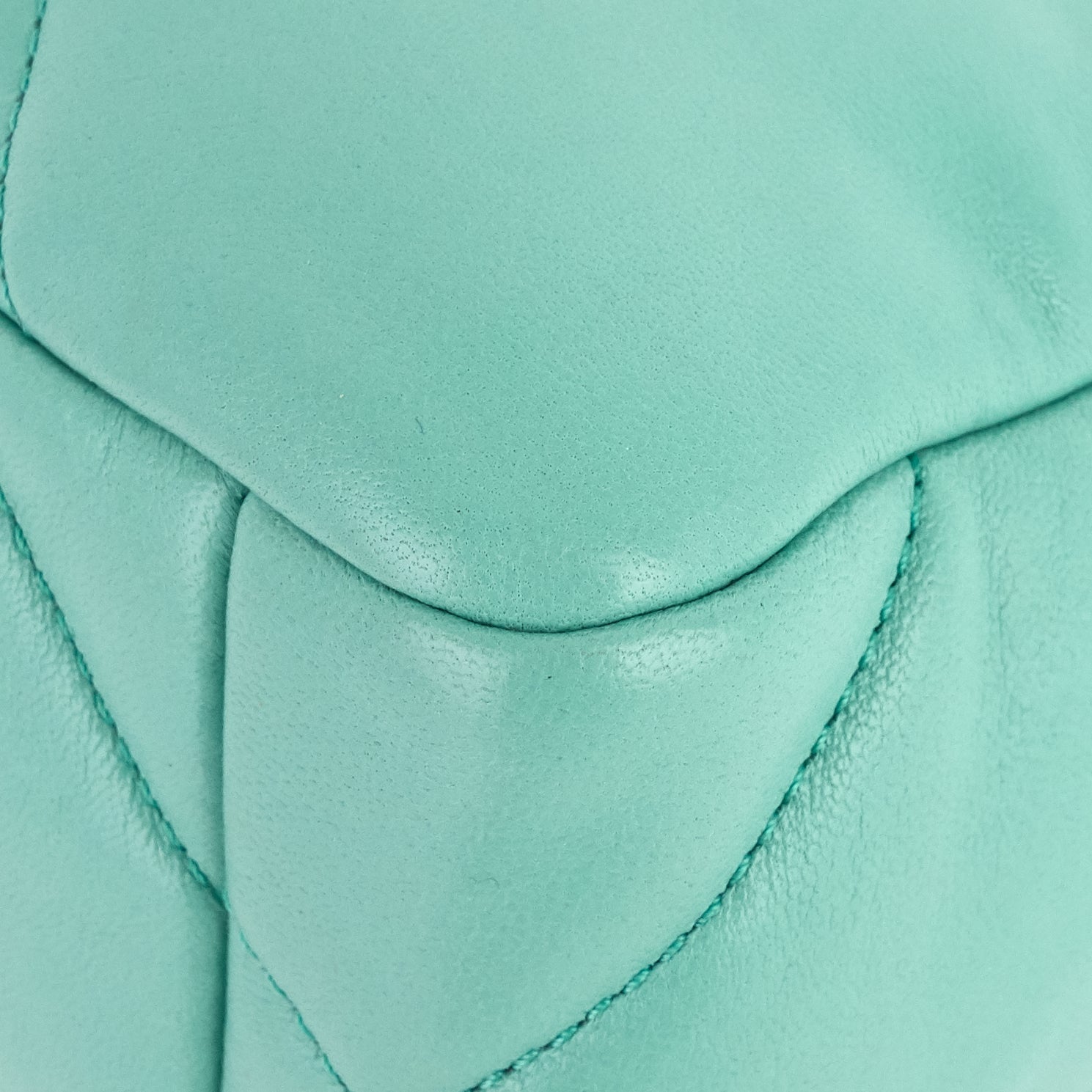 19 Medium Lambskin Bag - Image 8
