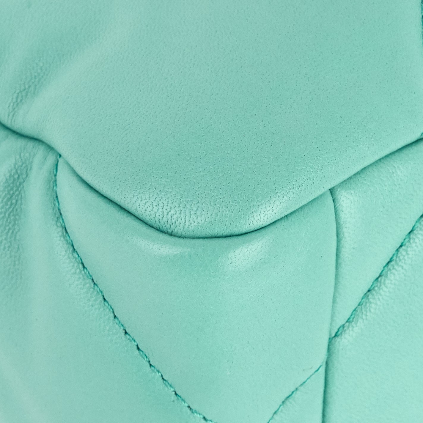 19 Medium Lambskin Bag - Image 9