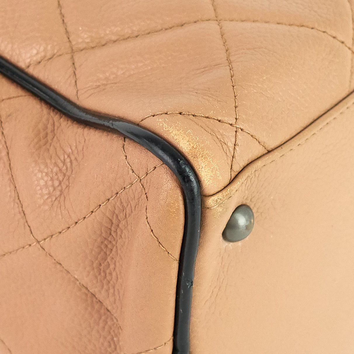 Boston Caviar Leather Travel Bag - Image 9