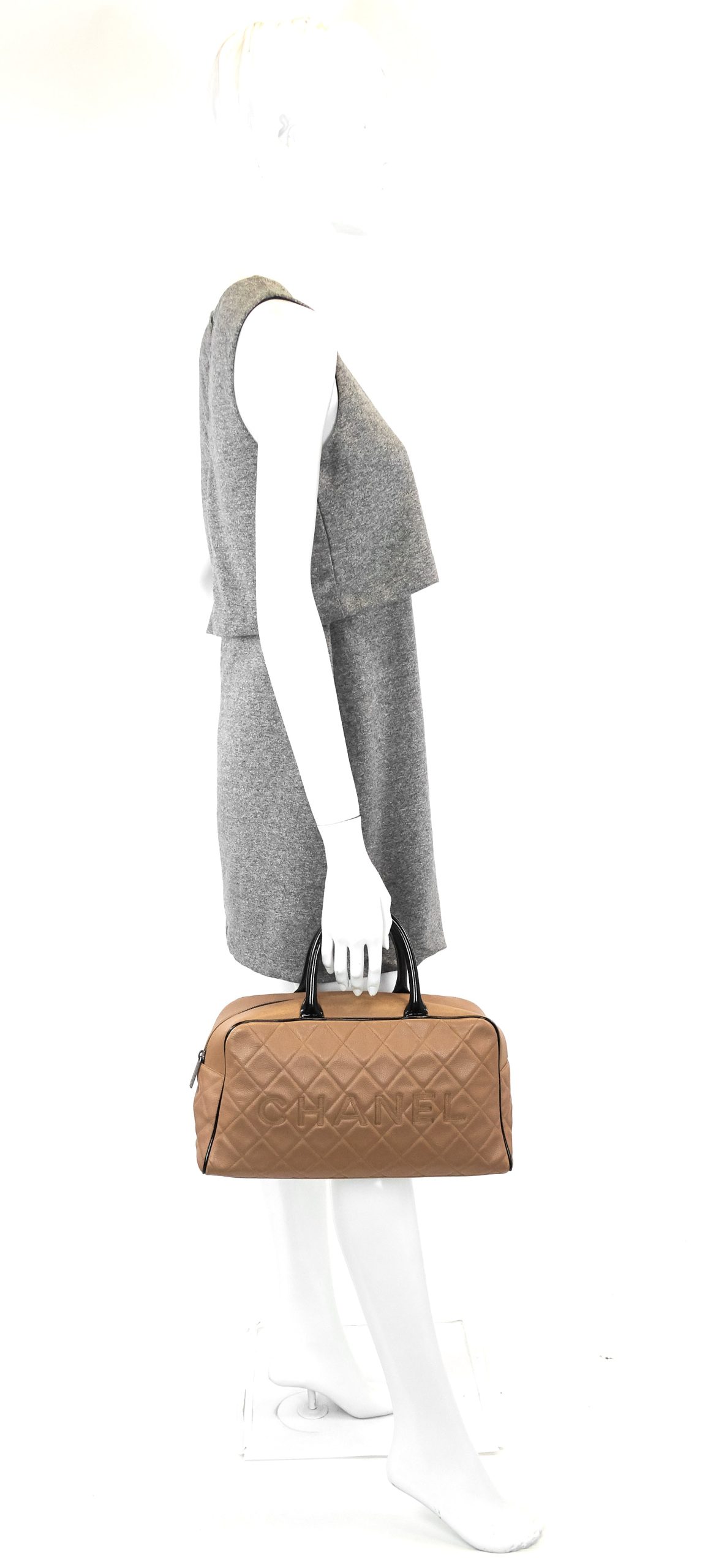 Boston Caviar Leather Travel Bag - Image 13