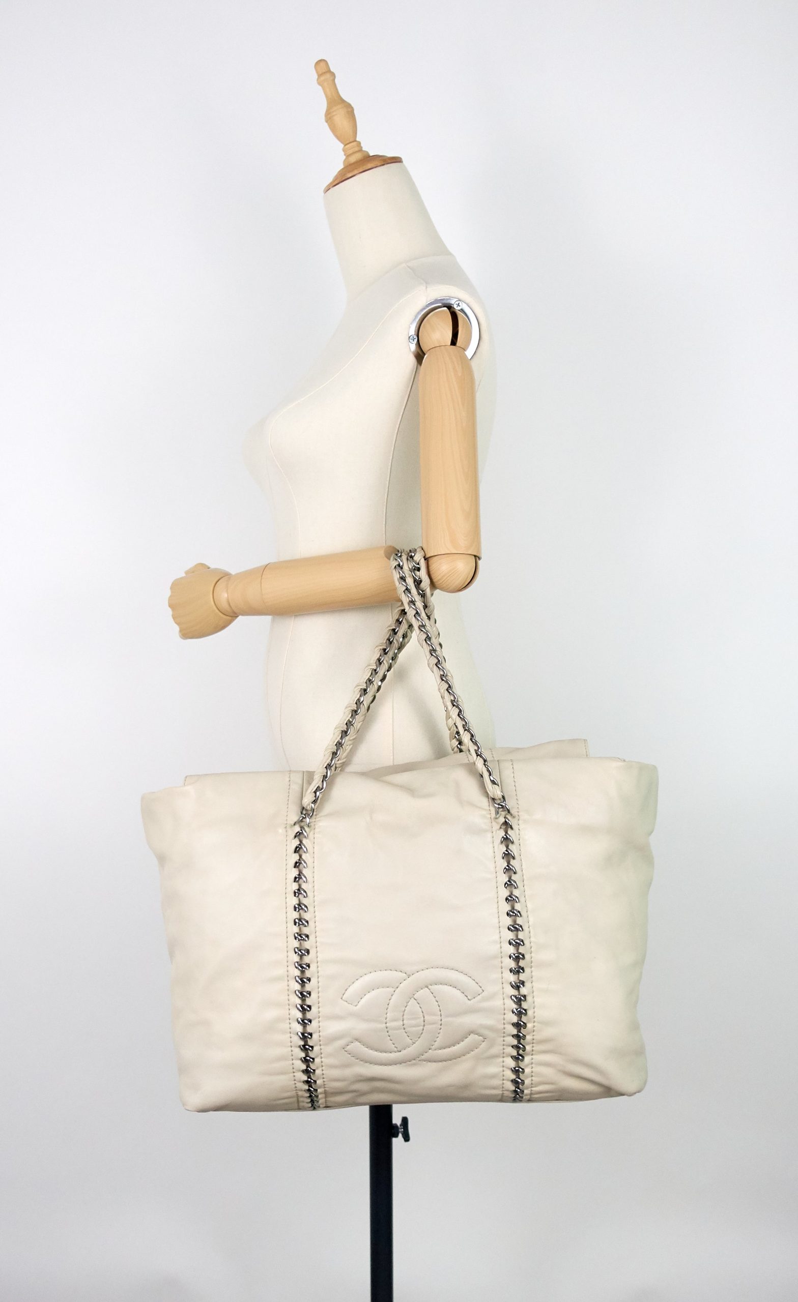 Modern Chain Zip Leather Tote Bag - Image 18
