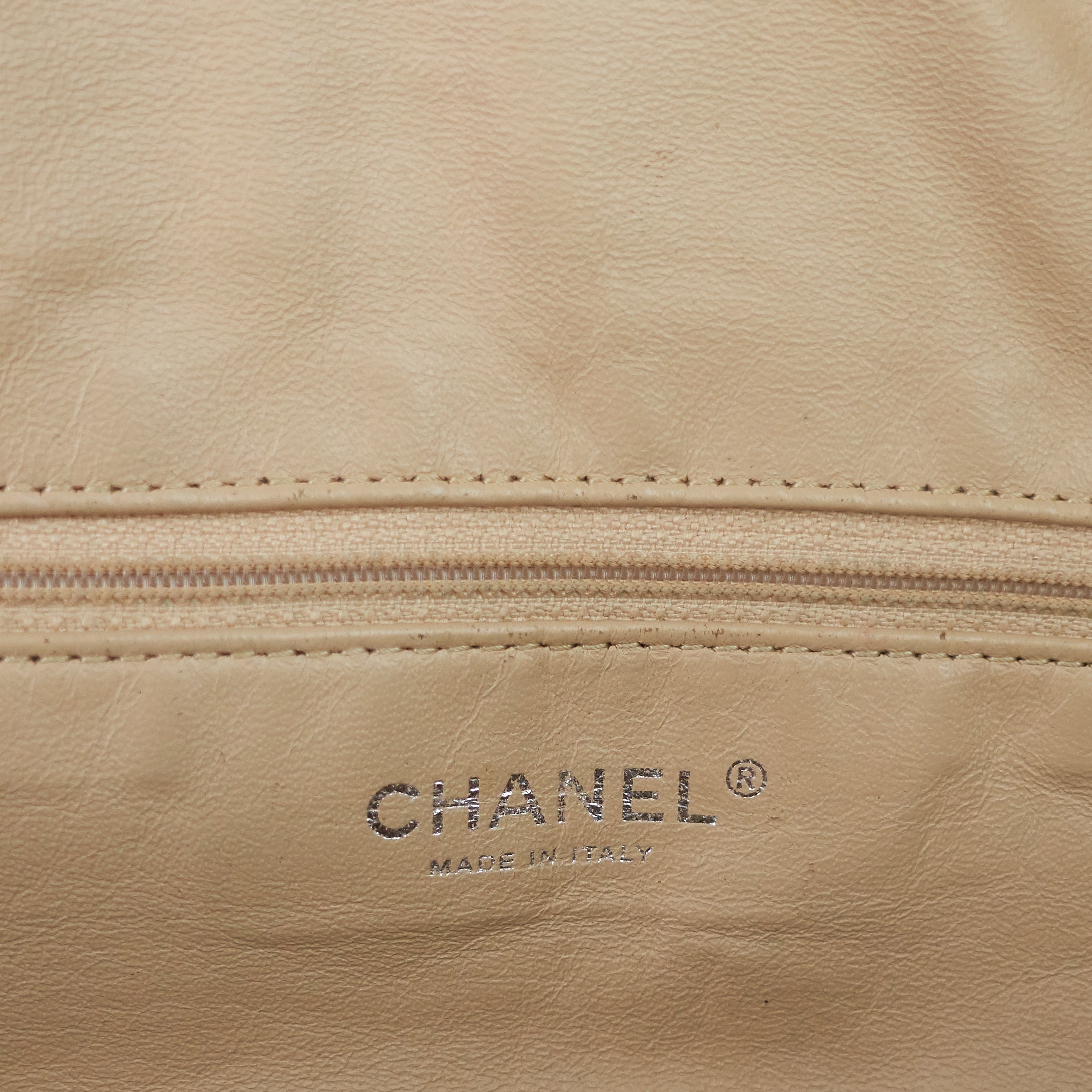 Modern Chain Zip Leather Tote Bag - Image 15