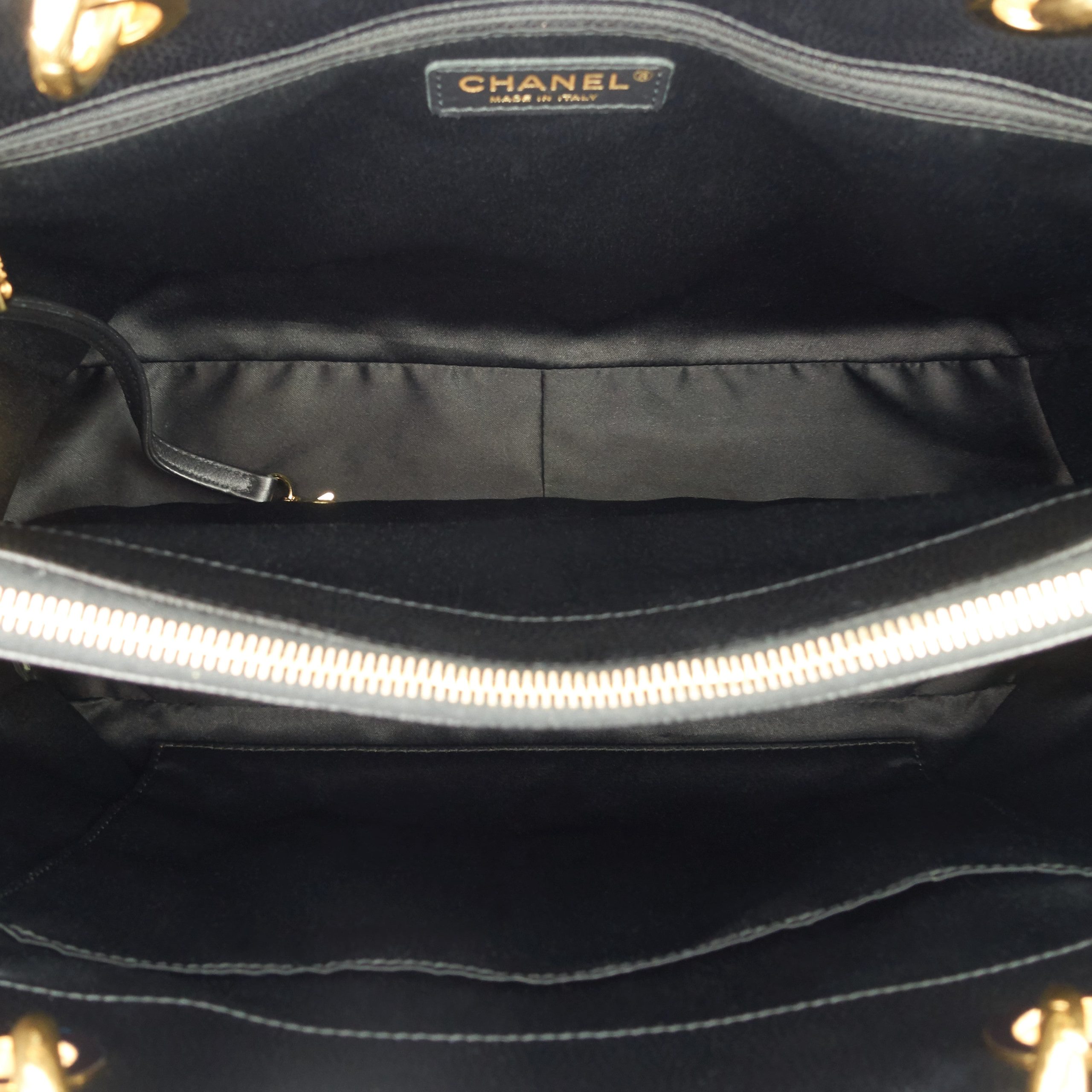 Grand Shopping Tote GST Large Caviar Leather Bag - Image 8