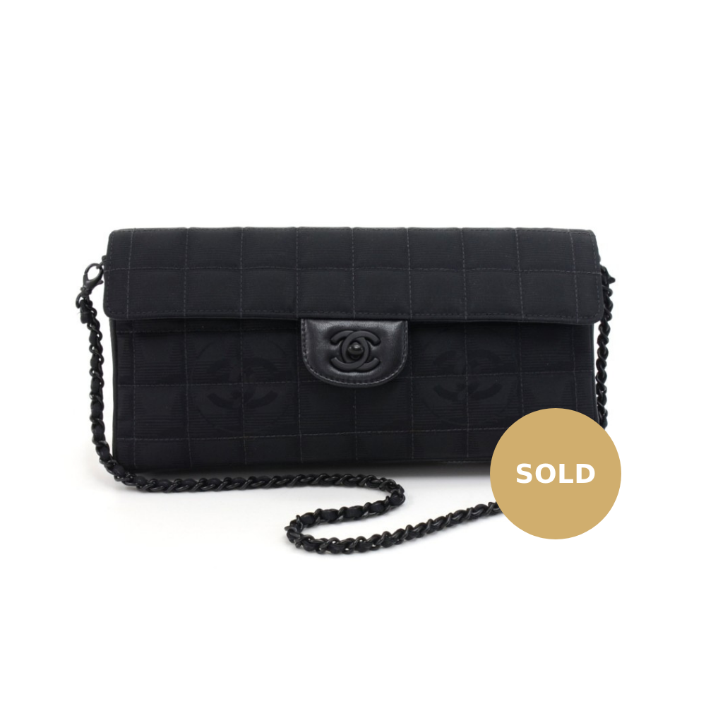 Travel Ligne Quilted Nylon Shoulder Bag