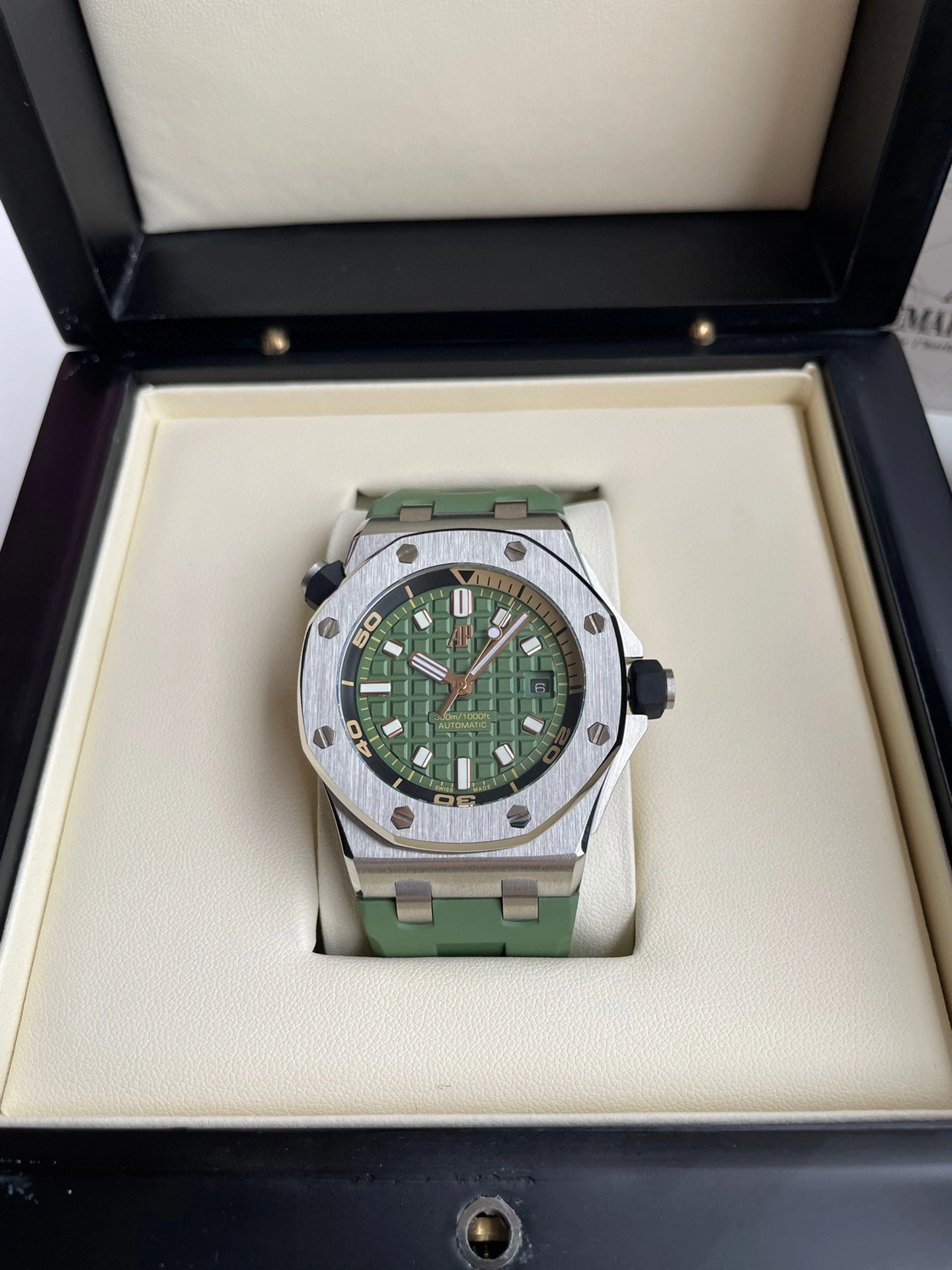 Audemars Piguet Royal Oak Offshore 42mm Diver 15720ST Green Affordable 149