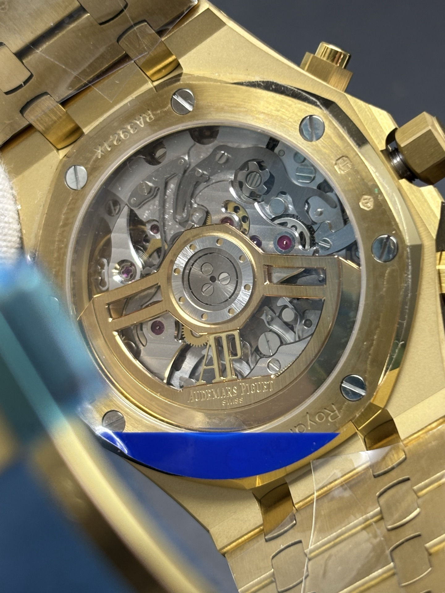 Seasonal Audemars Piguet Royal Oak Selfwinding Chronograph 41mm in 18-carat Smoked Yellow Gold 160
