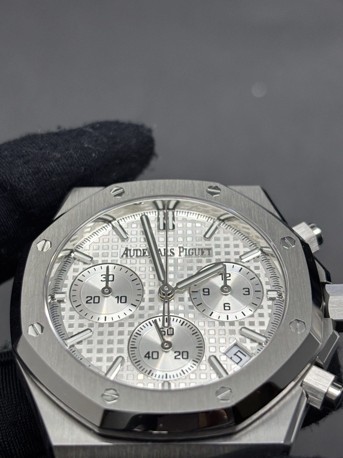 WellDesigned Audemars Piguet Royal Oak Selfwinding Chronograph White Dial 166