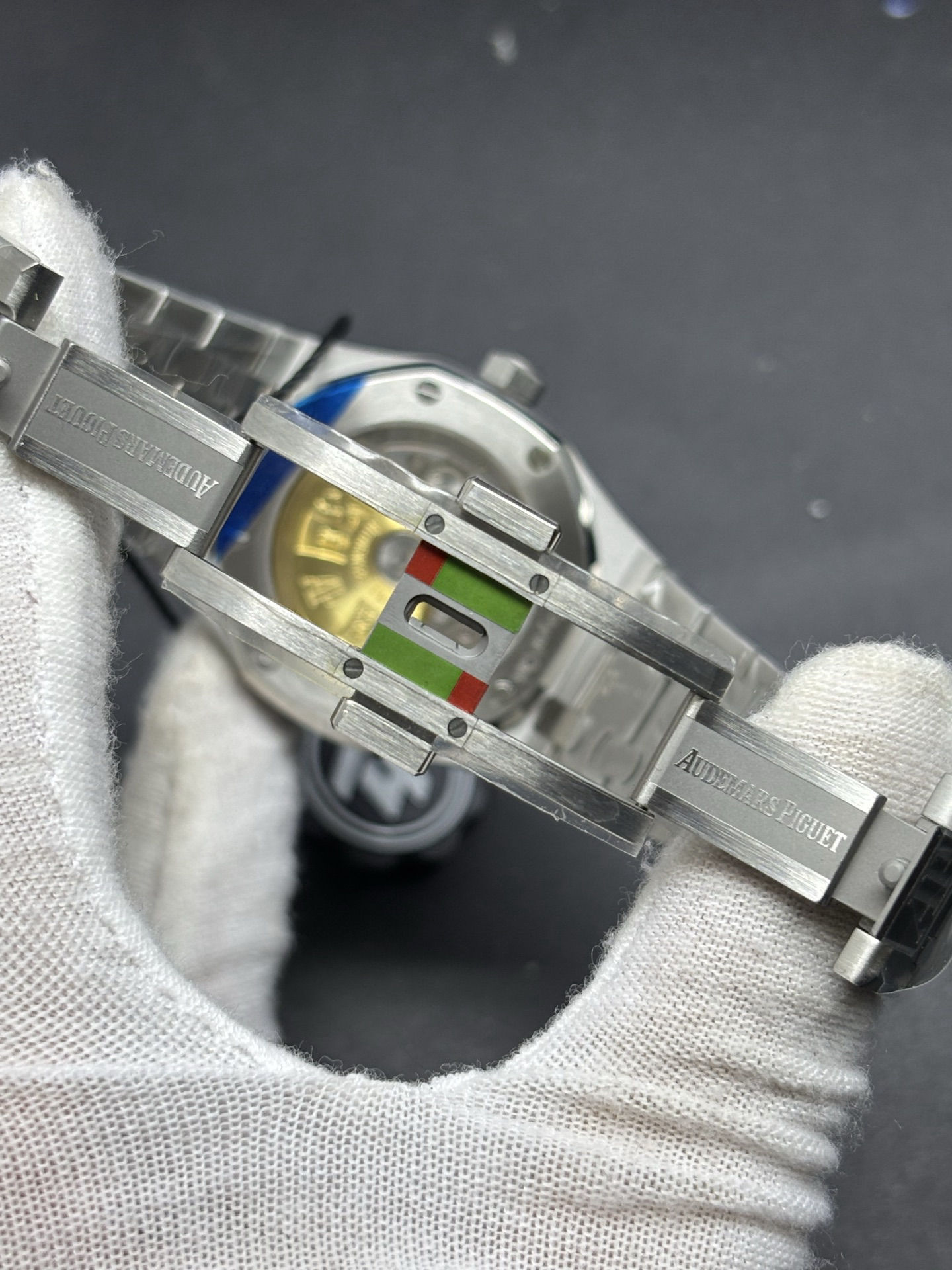 WeatherProof Audemars Piguet Royal Oak Selfwinding Ref 15400ST White Dial 167