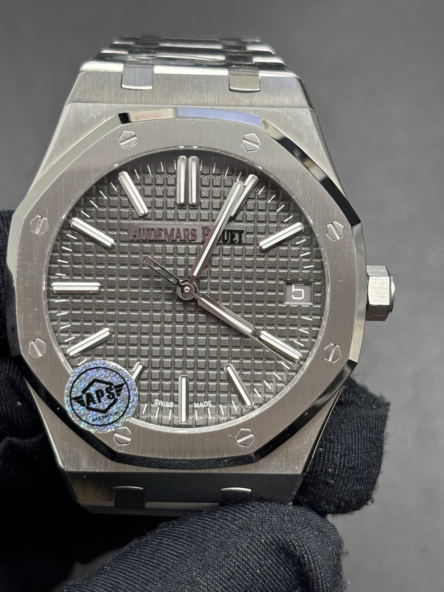 Neat Audemars Piguet Royal Oak Stainless Steel Grey Dial 162